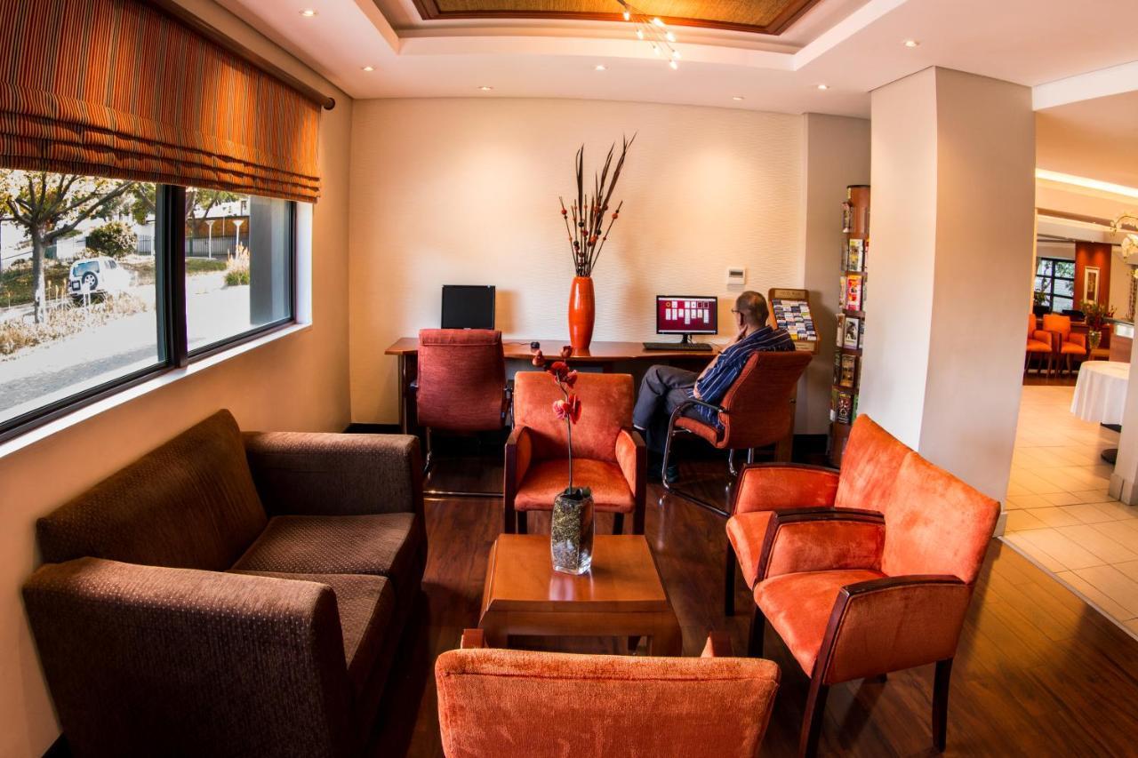 City Lodge Hotel Sandton, Katherine Street Йоханнесбург Экстерьер фото