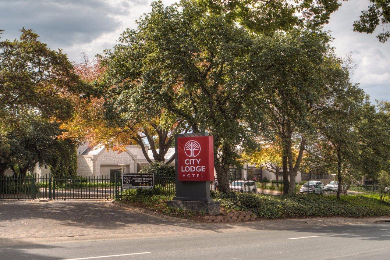 City Lodge Hotel Sandton, Katherine Street Йоханнесбург Экстерьер фото