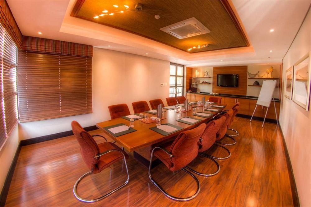 City Lodge Hotel Sandton, Katherine Street Йоханнесбург Экстерьер фото