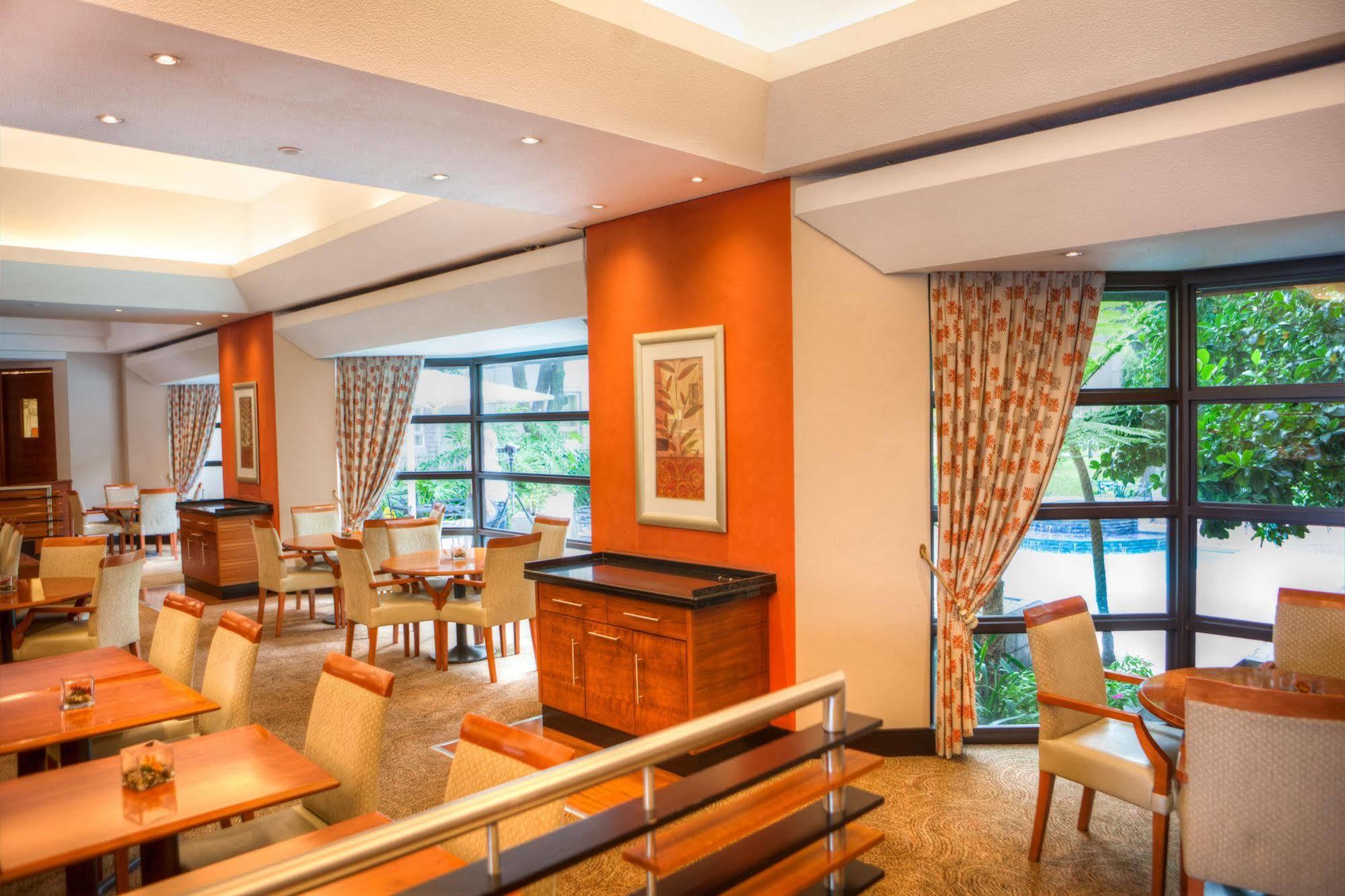 City Lodge Hotel Sandton, Katherine Street Йоханнесбург Экстерьер фото